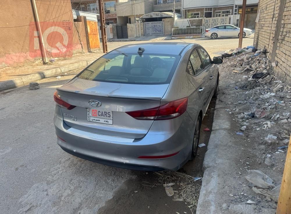 هیۆندای ئەلەنترا